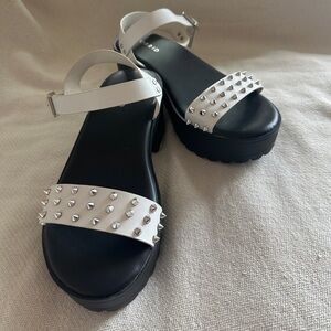 Torrid 10ww White Studded Platform Sandals - Women